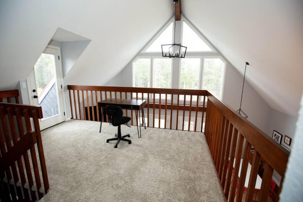 Little Gem Lodge Unique Mtn A-Frame W Hot Tub 布莱克霍克 外观 照片